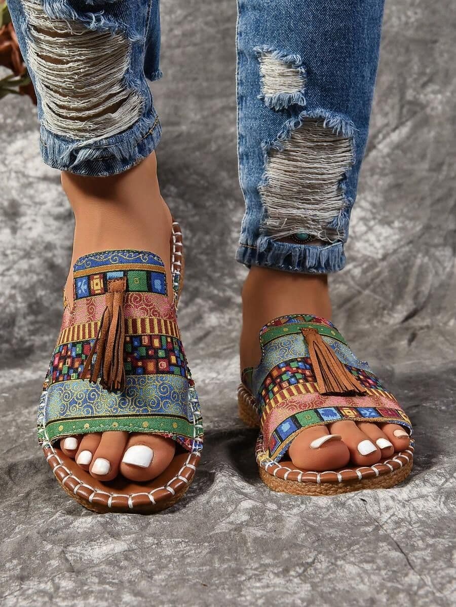 Platte sandalen voor dames met franjedecor 42